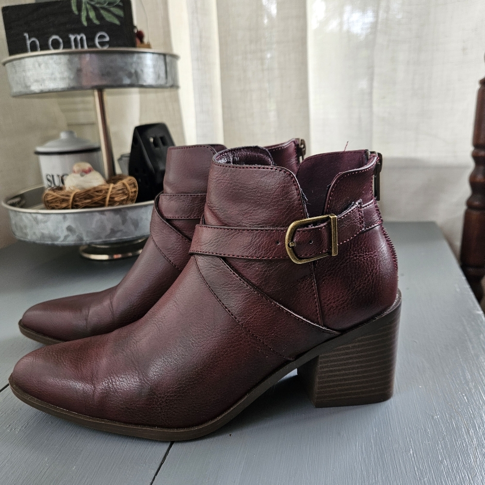 Frye & Co Pembrooke Boots in Redwood - Picture 2 of 6